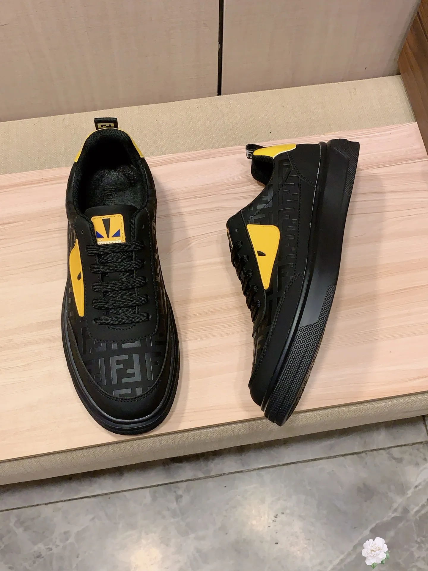 Men's men's shoes💰420💰💰🎩🎩[Lightning][Lightning] "FENDI*" latest • popular casual shoes, top brand [seduce] luxury ~ purchasing agency, top ~ quality. [Strong] The upper is made of imported breathable cowhide with fabric material ➕ Breathable sheepskin feet (•) and fine workmanship. The original stylish and stylish soft rubber wear-resistant and non-slip outsole is light and comfortable on the feet. The real thing looks better when photographed in person. 111: code: 38-44, 3️⃣ colors selected